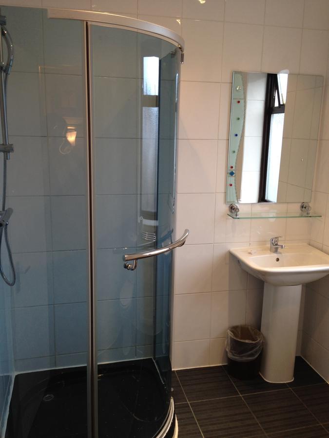 Rossmore Hotel Ilford Luaran gambar