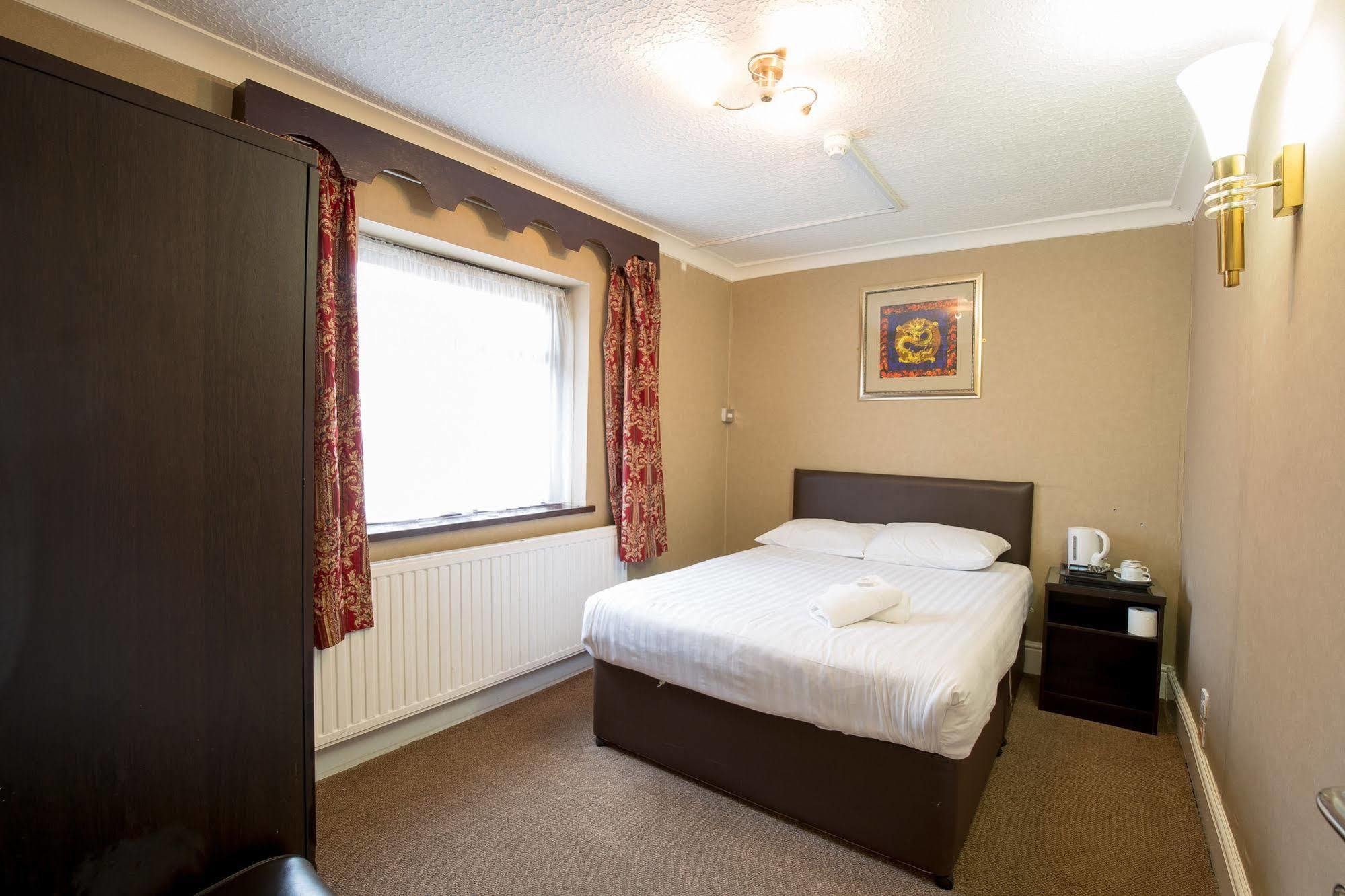 Rossmore Hotel Ilford Luaran gambar