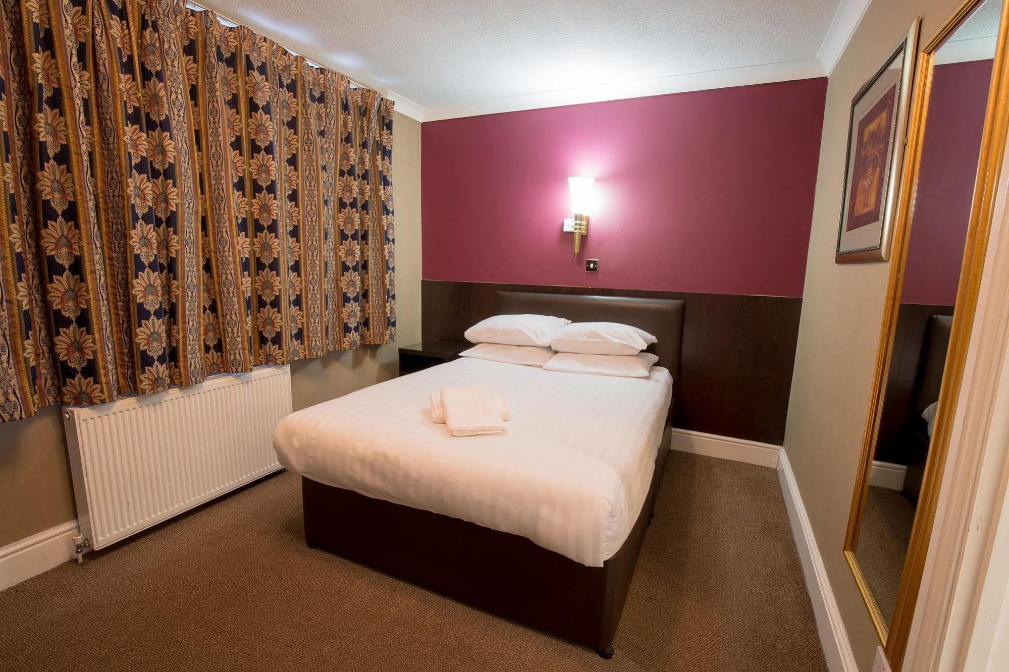 Rossmore Hotel Ilford Luaran gambar