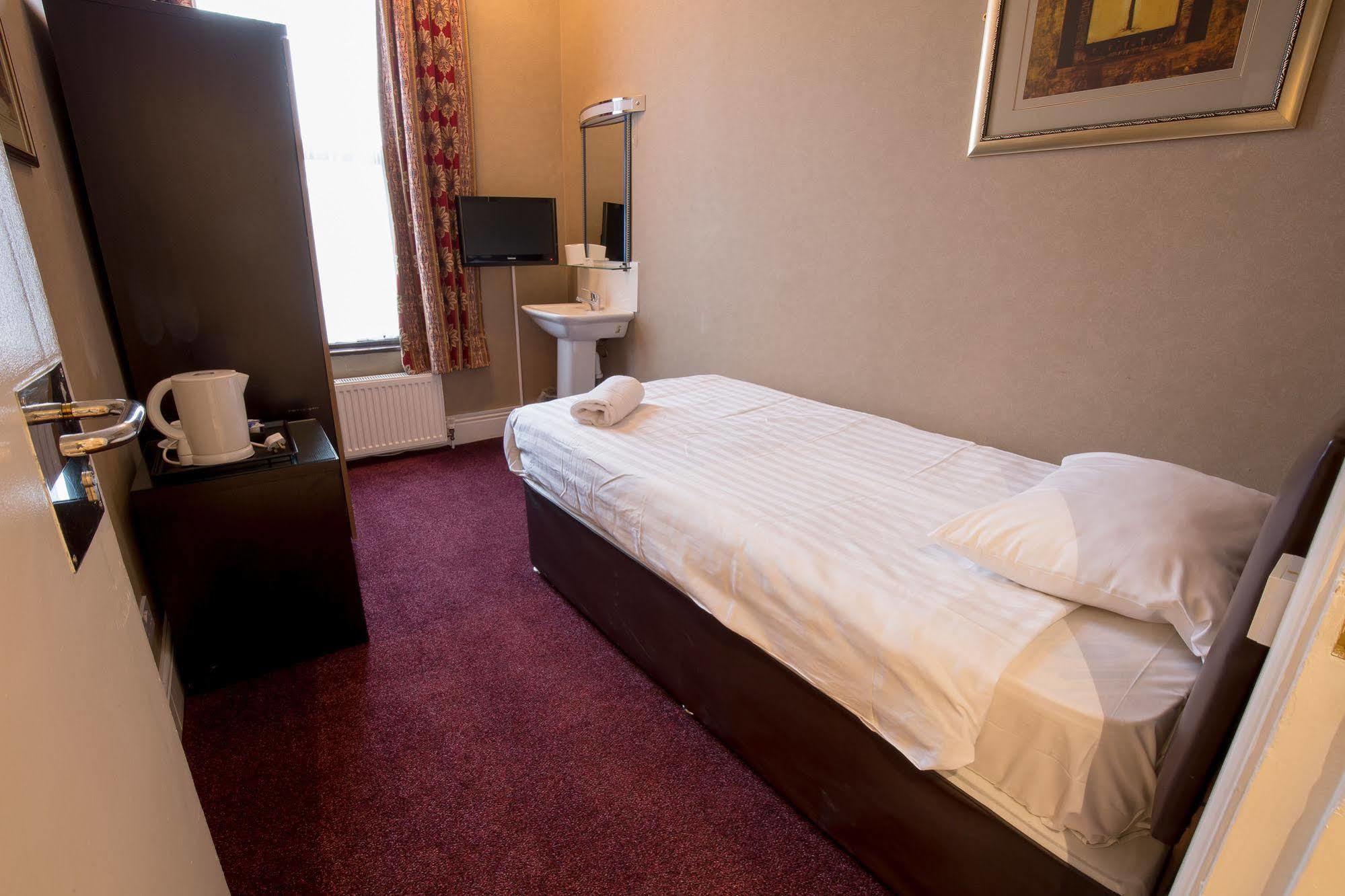 Rossmore Hotel Ilford Luaran gambar